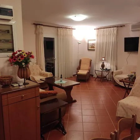 Holiday home νηρηίδες -αμφιτρίτη γαλάτεια Aliveri